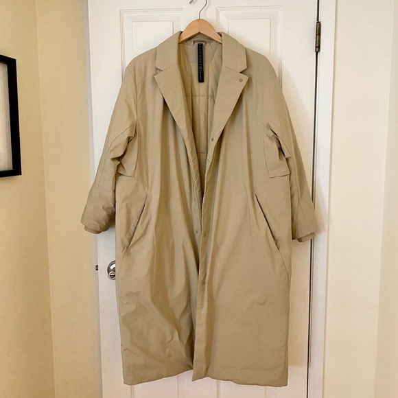 lululemon Parkway Insulated Coat - Trench, Size M - Picture 3 of 6